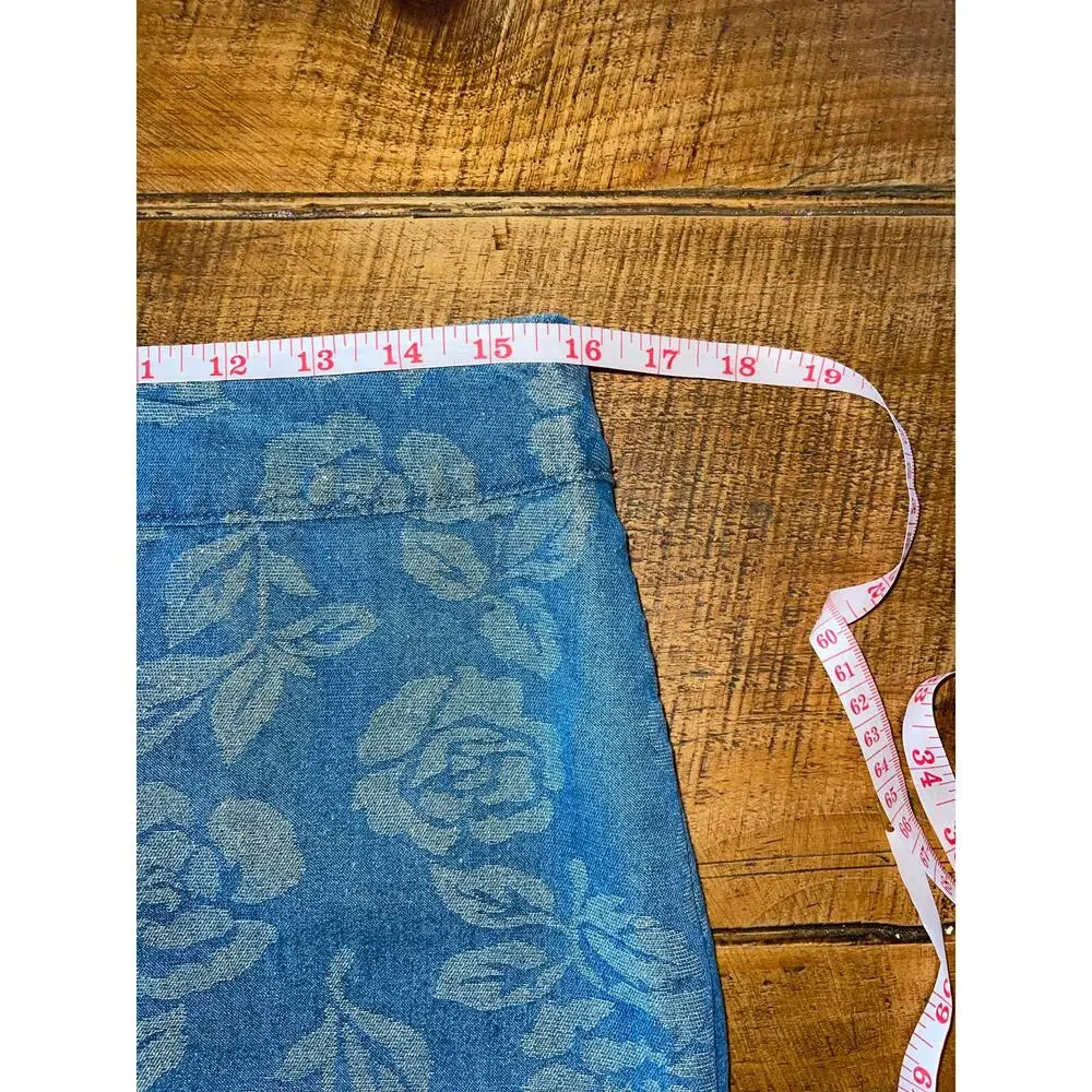 NWT‎ Womens Abercrombie & Fitch Denim Floral Shimmery Mini Skirt Size 6